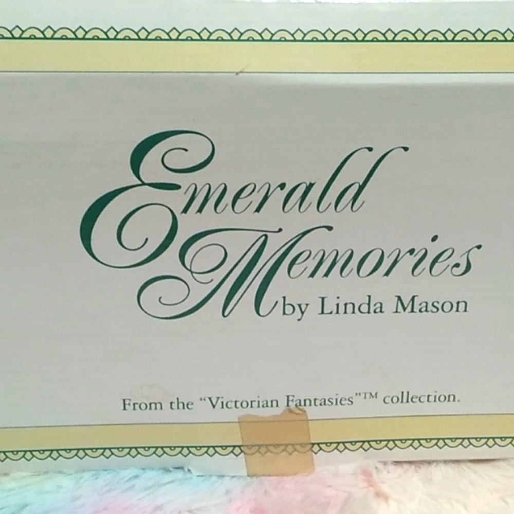 NIB Emerald Memories Doll From The Victorian Fantasies By Linda Mason - Picture 2 of 16